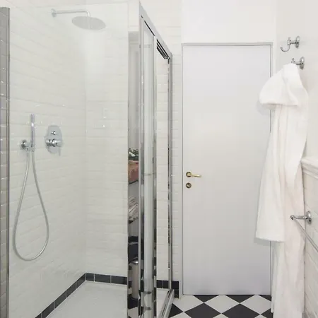 Mondeko Luxury Suites Guest house *