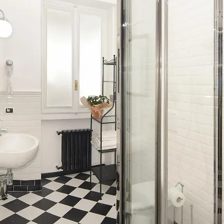Mondeko Luxury Suites Guest house